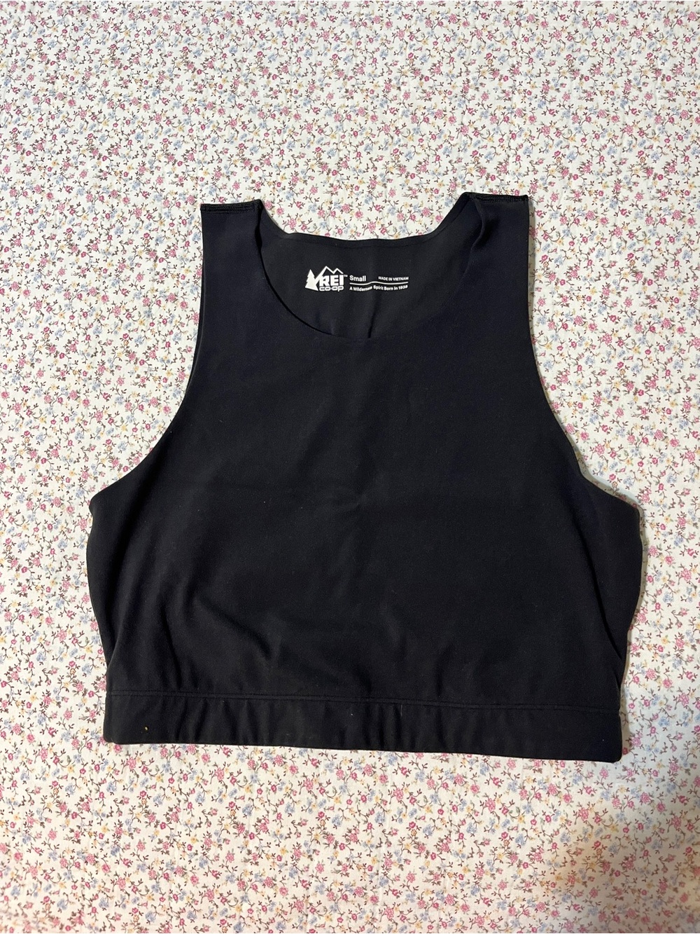 REI Co-op Women's Black Cropped workout Tank Top. Small